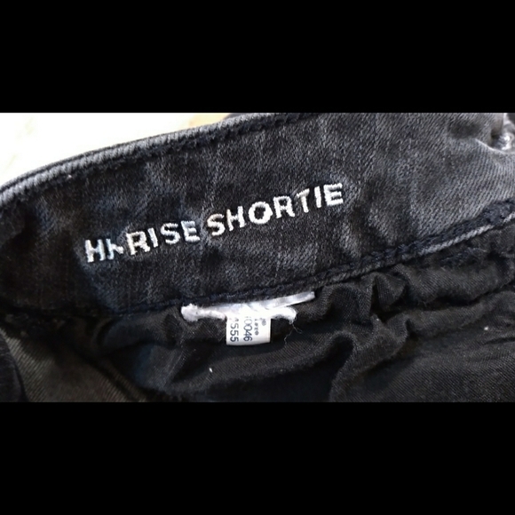 American Eagle distressed denim jean shorts - Picture 9 of 9